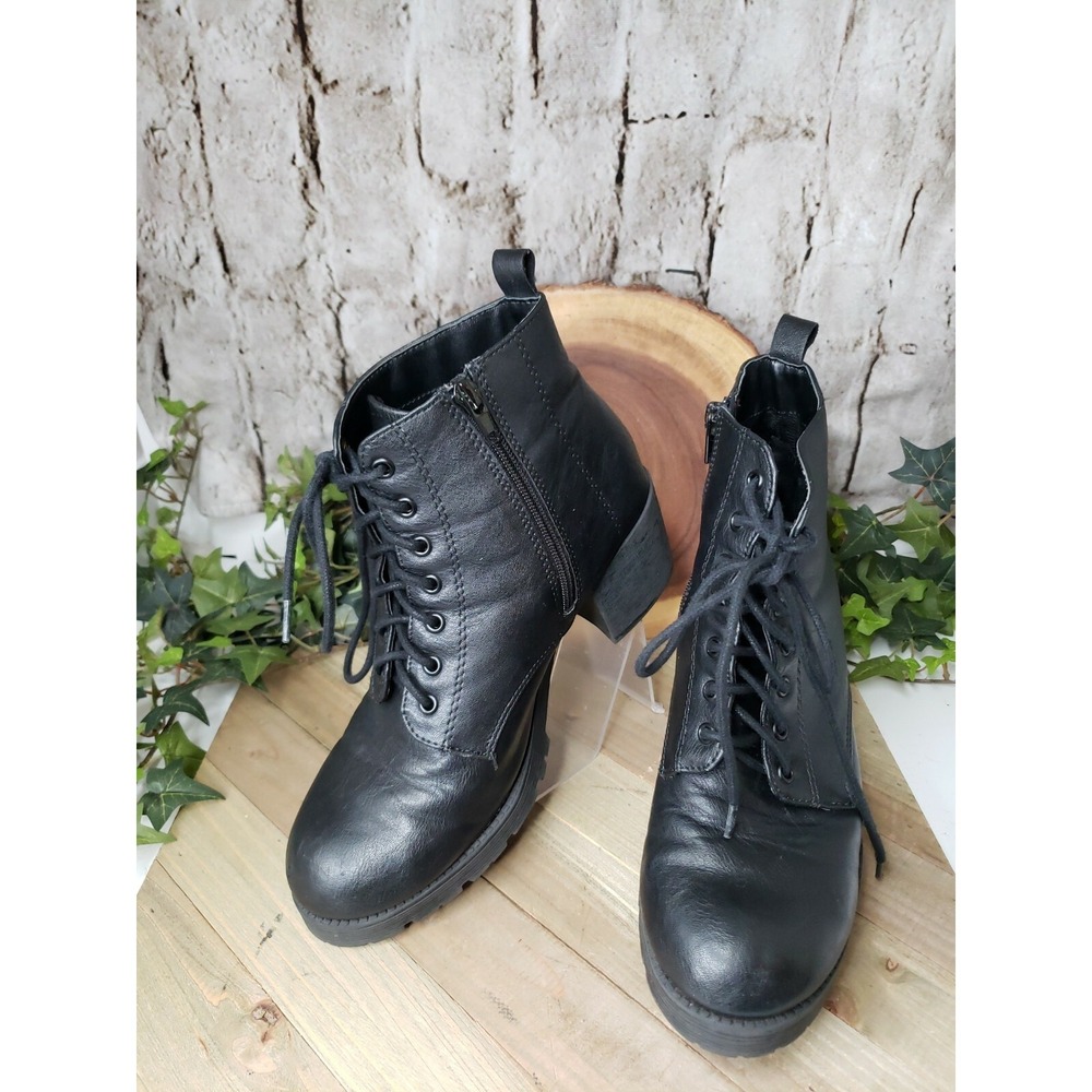 black leather like woman's‎ combat boots 9